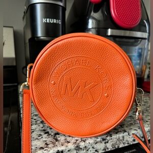 Michael Kors Crossbody Bag Canteen Fulton Small Round Tangerine Leather